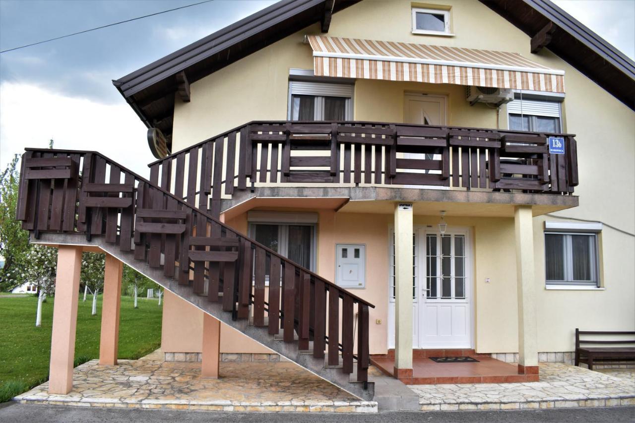 Apartments Sabljak Rakovica Exterior photo
