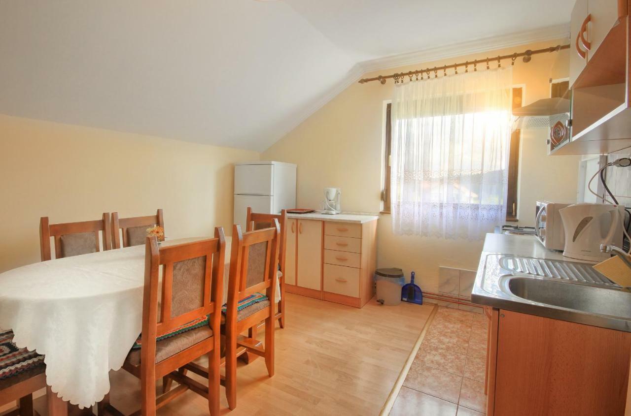 Apartments Sabljak Rakovica Exterior photo